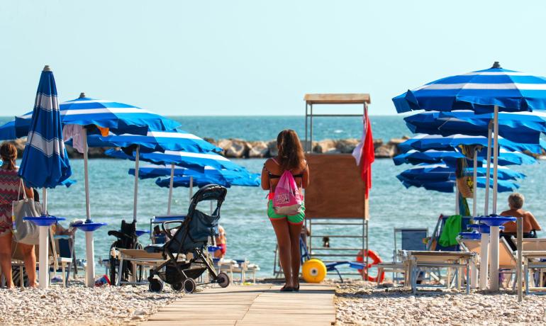 centrovacanzeverdemare de juni-halbpensionsangebot-camping-marken 018