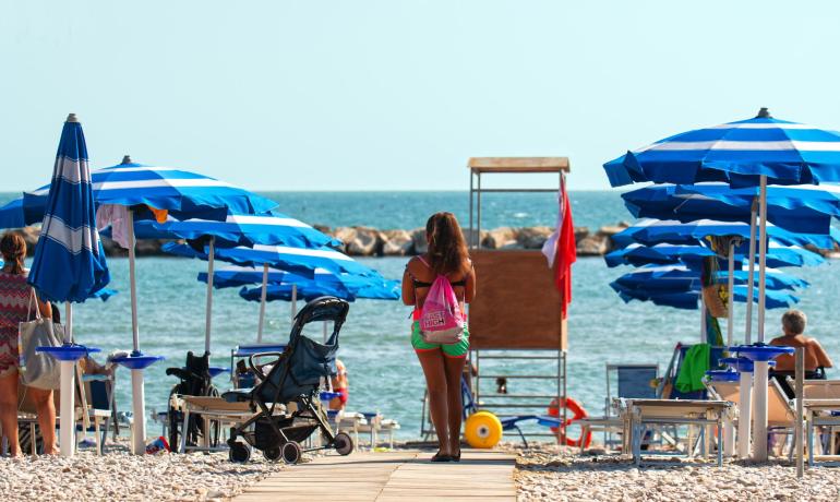 centrovacanzeverdemare fr juillet-all-inclusive-camping-marches 016